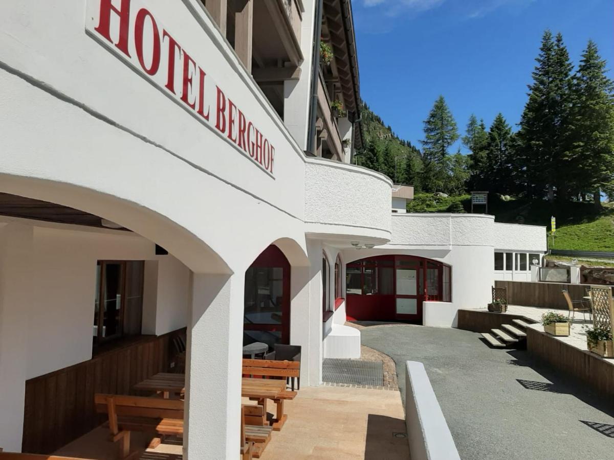 Hotel Berghof Sonnenalpe Nassfeld Extérieur photo
